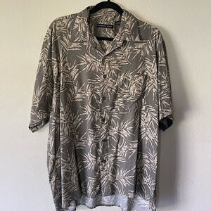 Natural Issue Men’s Button Down Short-Sleeve Shirt. Size XL.